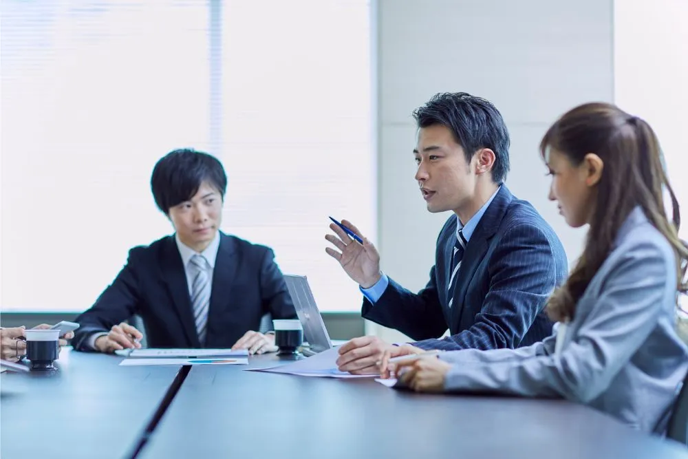 会議をする人